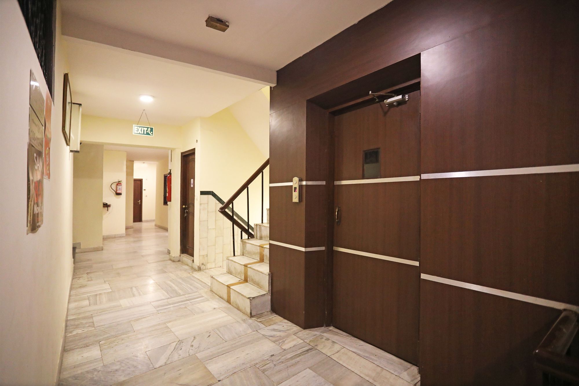 Capital O 10750 Hotel Vivek Nowe Delhi Zewnętrze zdjęcie